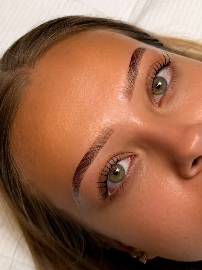 Resultado de lifting y laminado de cejas
